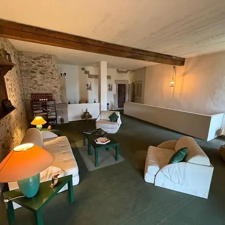 Ferienhaus Le Chateau De Savigny