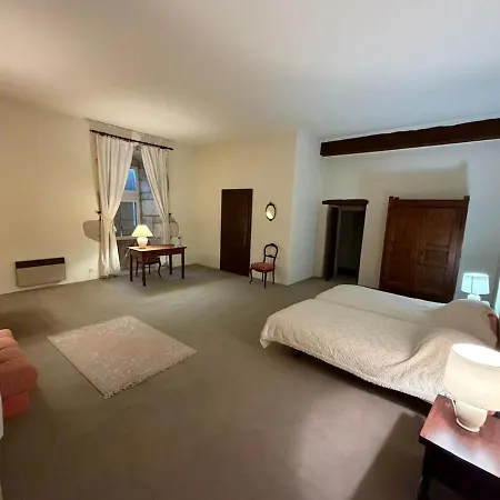 בית נופש Le Chateau De Savigny *