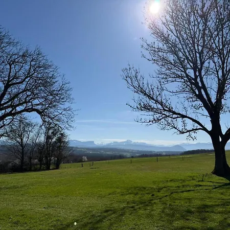 Le Chateau De Savigny * Savigny (Haute-Savoie)
