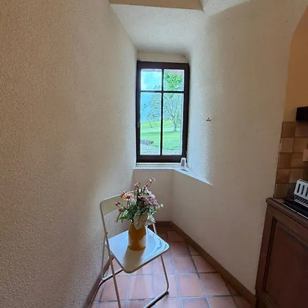 Le Chateau De Savigny *