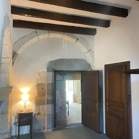 Le Chateau De Savigny